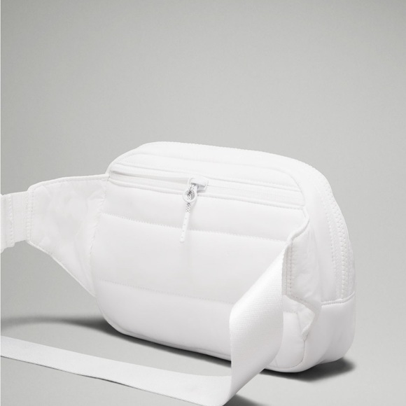 Lululemon NWT Everywhere Belt Bag Large Wunderpuff 2L in White - Picture 3 of 6